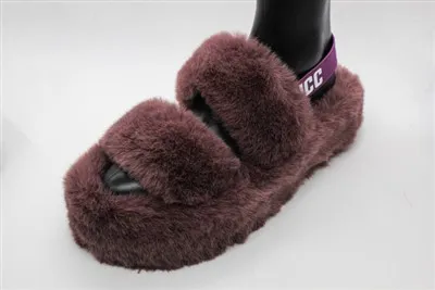 Plüschpantoffeln mit dickem Boden